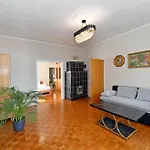 Blackbird Apartment *